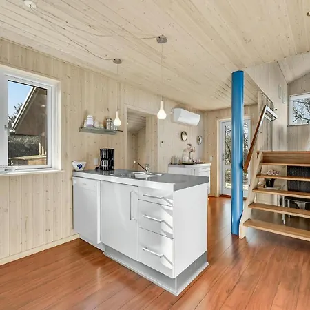 Three-bedroom In Vakantiehuis Struer