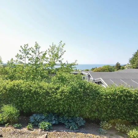 Three-bedroom In Vakantiehuis *